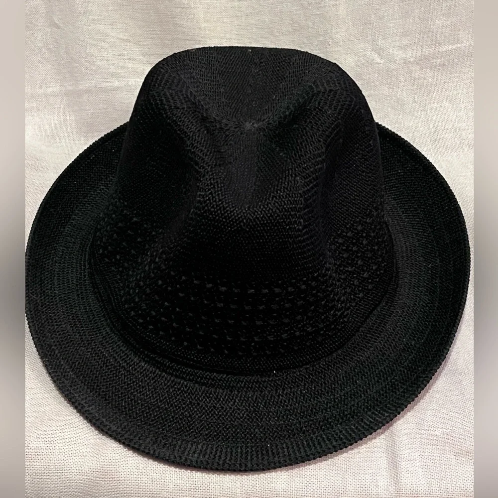 Men’s Black Leisure Hat. - Picture 1 of 6